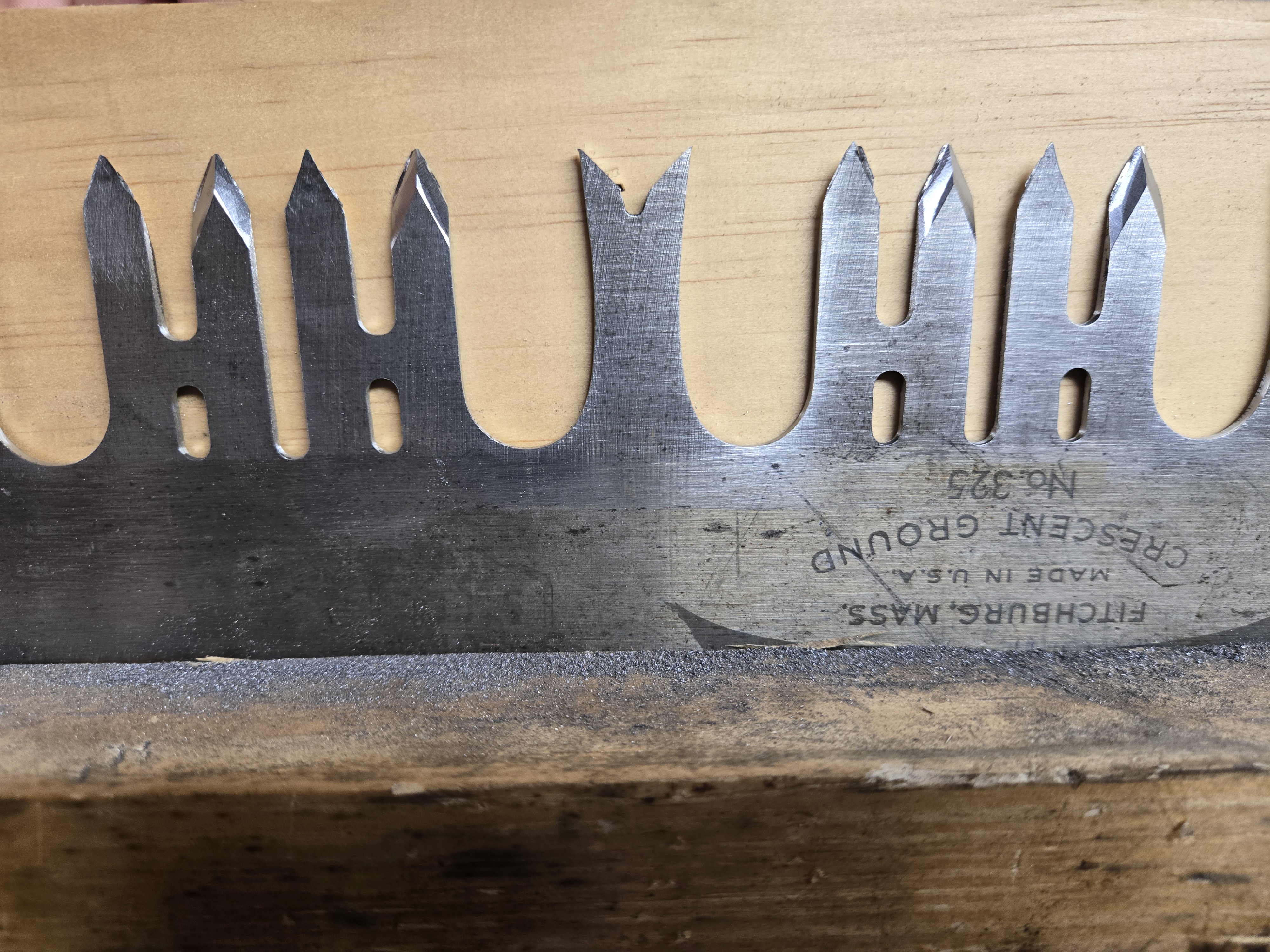 Filing-the-saw-blades